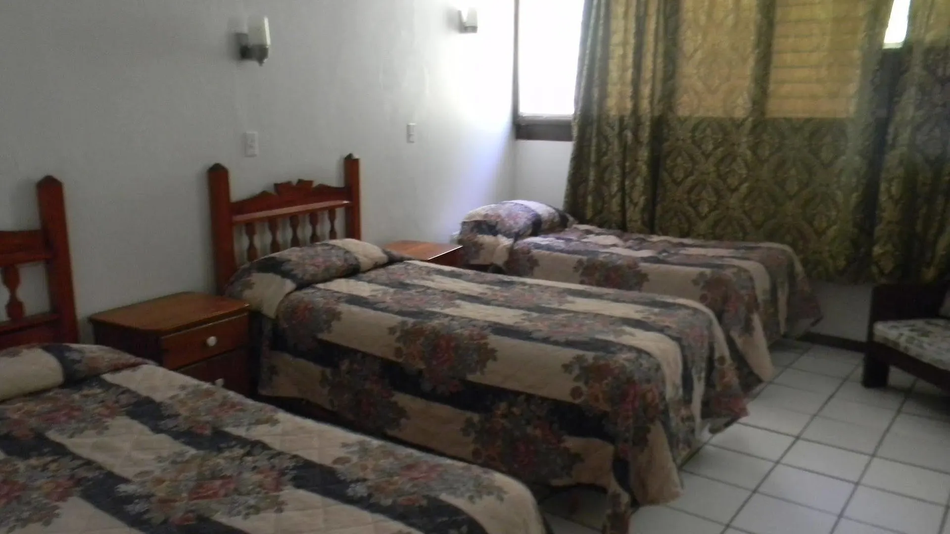 Hotel Castle Maria Anderson 2*,